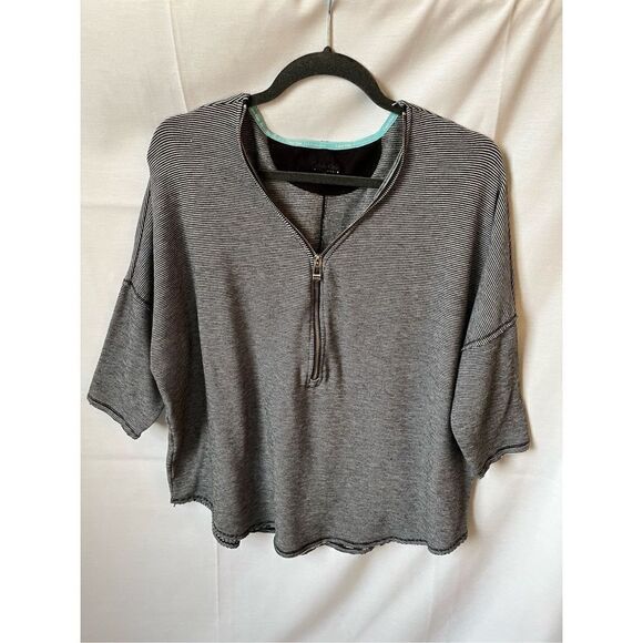 Calvin Klein Performance Top Stripes - Picture 1 of 11